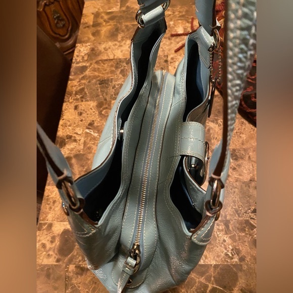 🩵Coach~Tiffany Blue Large Lynne Hobo Crinkle Patent Leather Silver Hardware - Picture 7 of 17